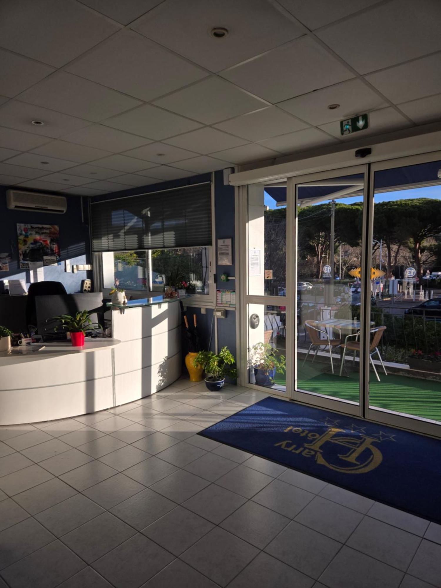 Carry Hotel Dış mekan fotoğraf